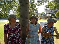 https://farm8.staticflickr.com/7399/11144800713_d71cd3dc73_m.jpg