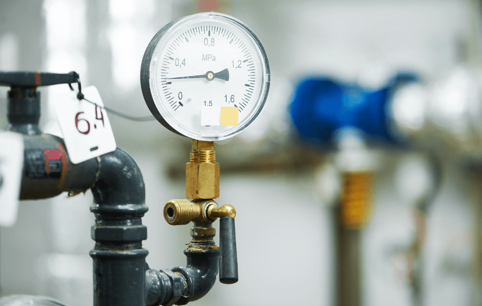 Manometer in boiling room