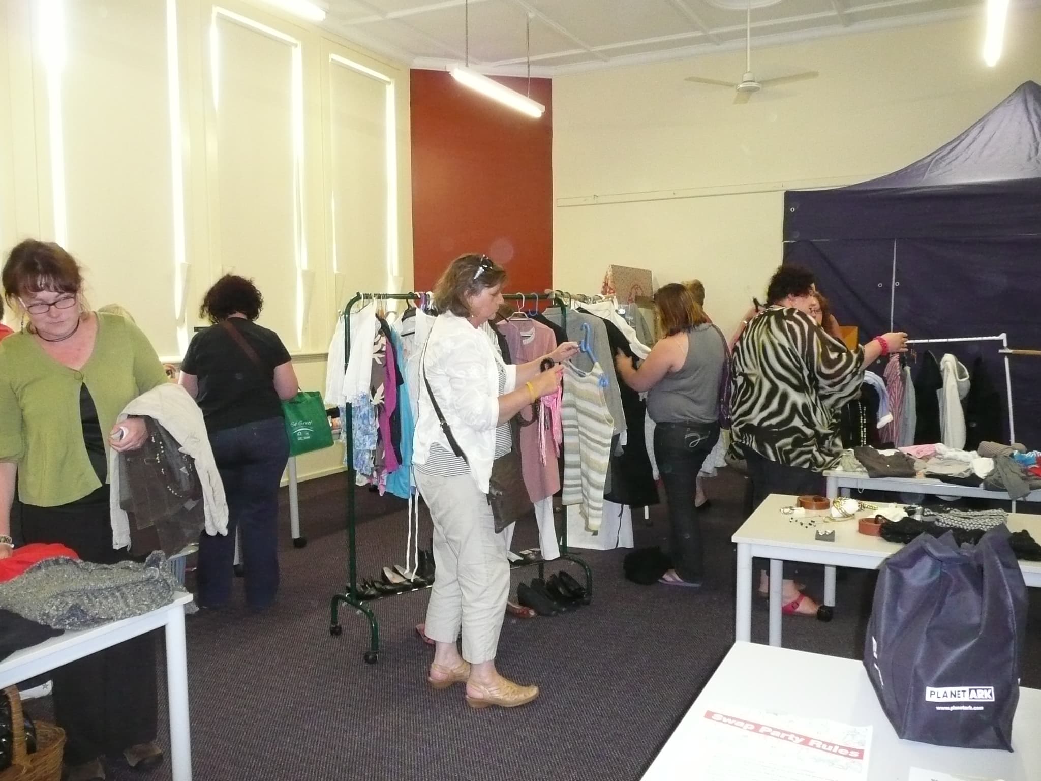 https://sustainablecommunitiessa.files.wordpress.com/2011/11/p1050959.jpg?w=300